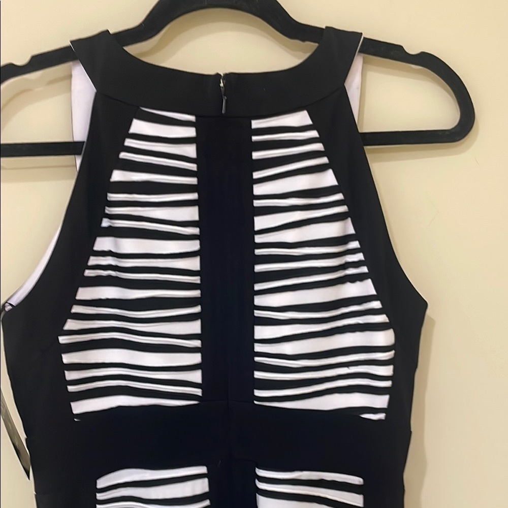 Jax Black and White Halter Bodycon Midi Dress with built in Bra /Stretchy Size10 - Picture 4 of 10